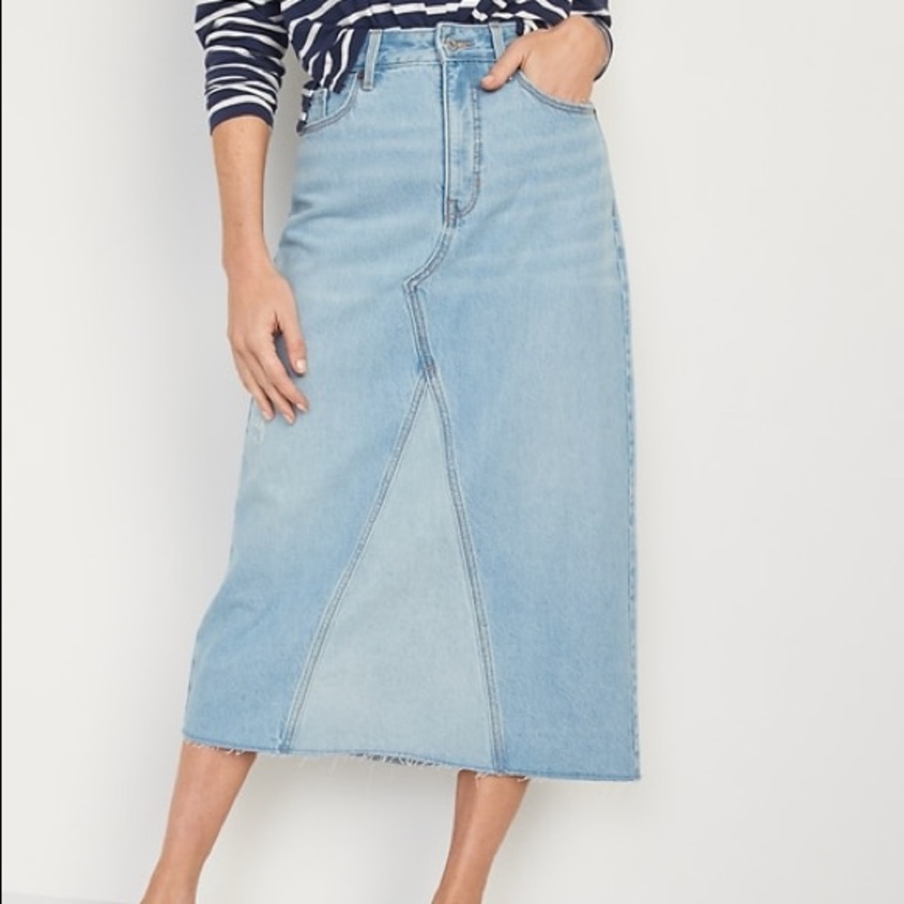 ✨Old Navy Higher High-Waisted Cut-Off Jean Midi Skirt✨
